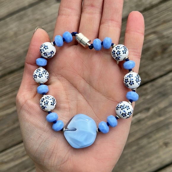 Floral 3 magnetic bracelet - Picture 1 of 5